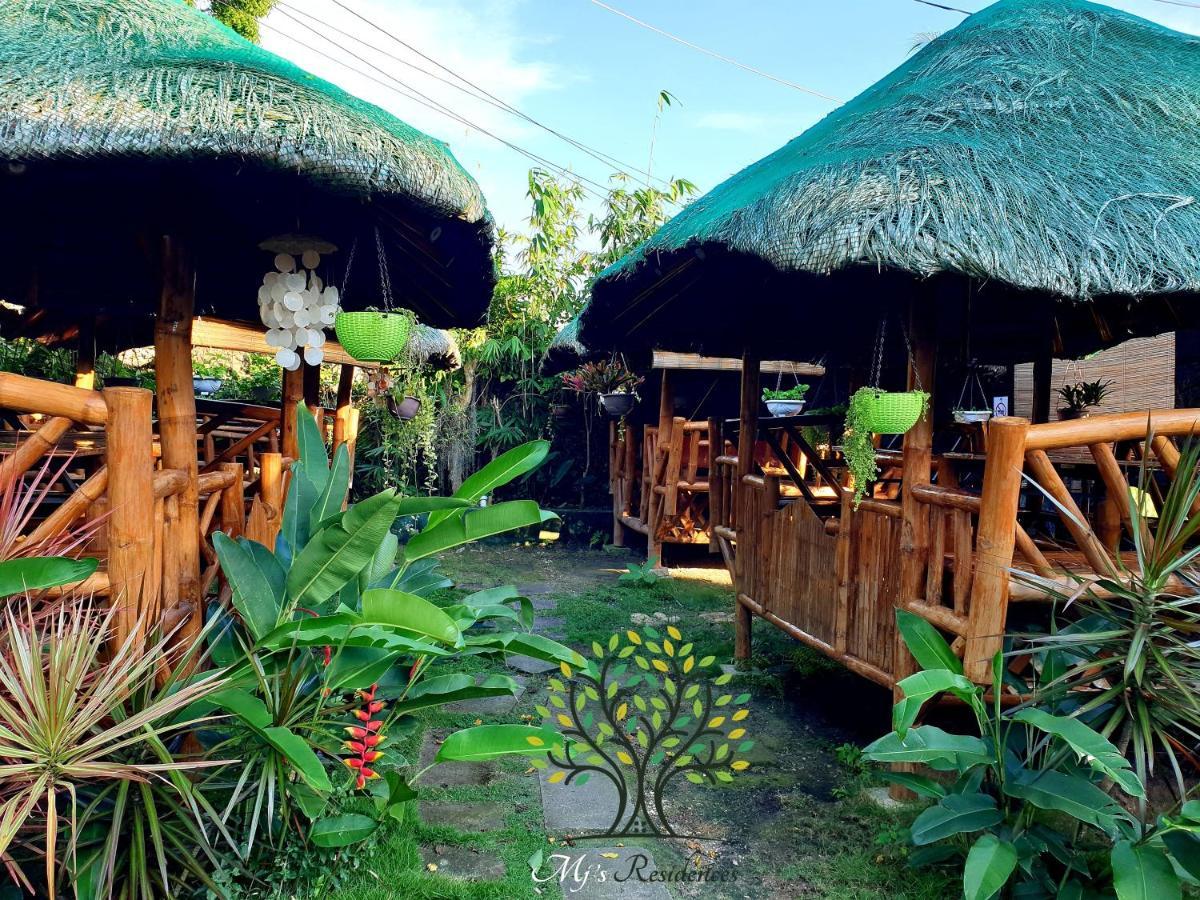 MJ's Residences Moalboal Exterior foto