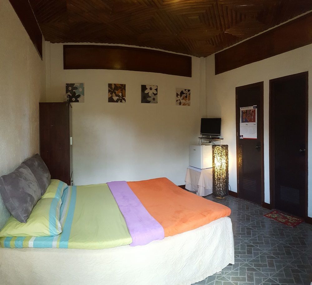 MJ's Residences Moalboal Exterior foto